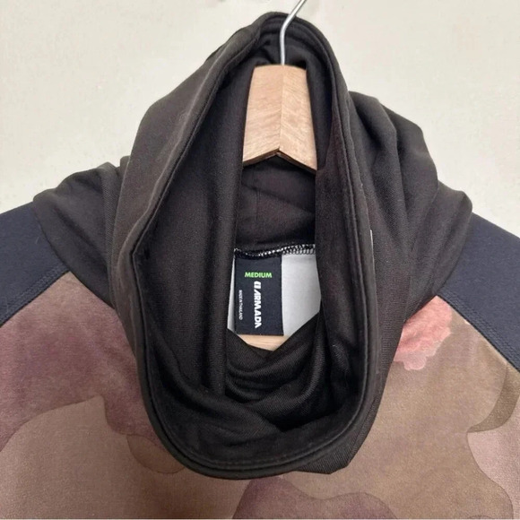 Armada Mens Medium Light Weight Hoodie - Picture 8 of 12